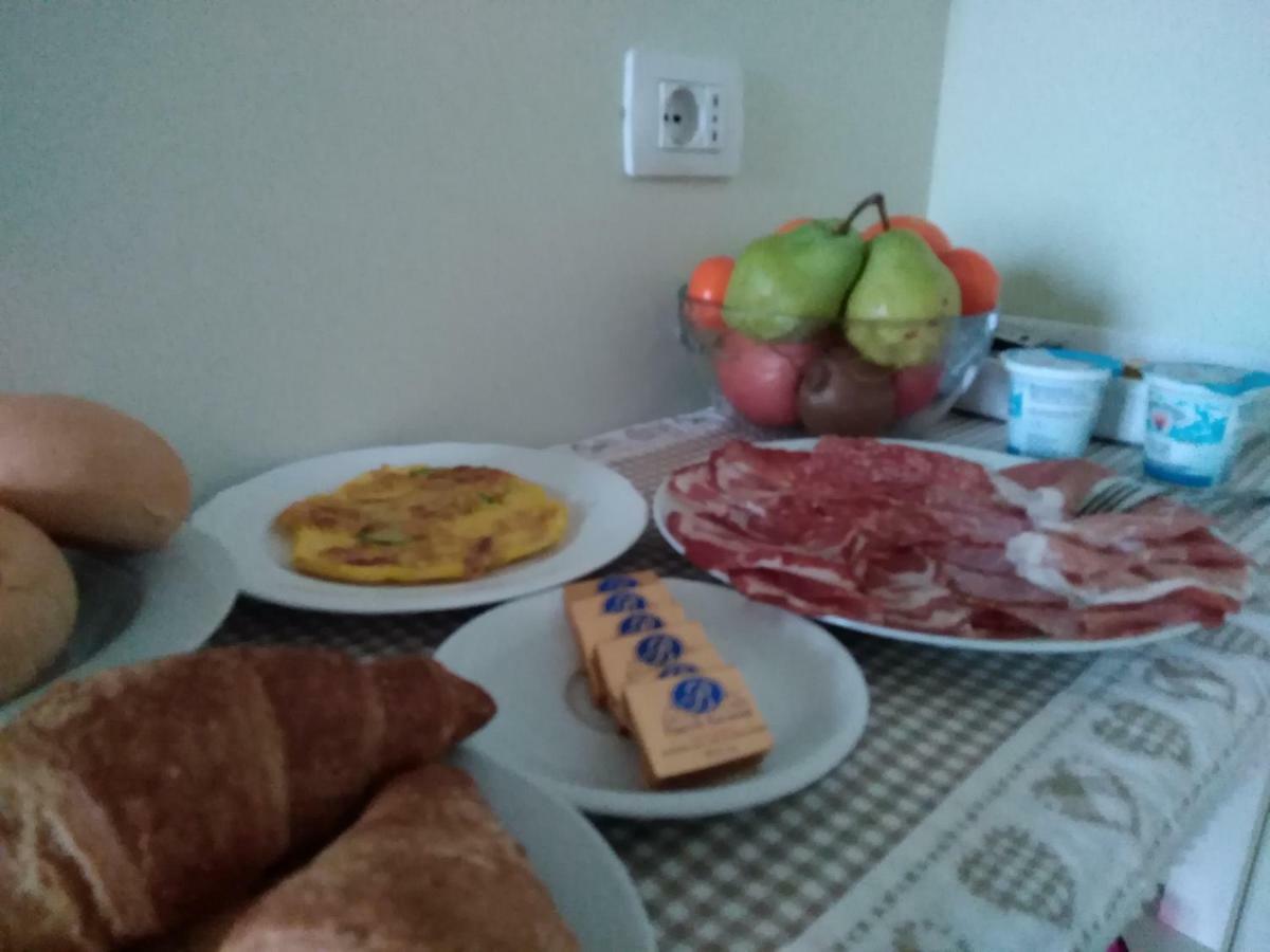 Il Vicolo 48 Bed and Breakfast Πέζαρο Εξωτερικό φωτογραφία