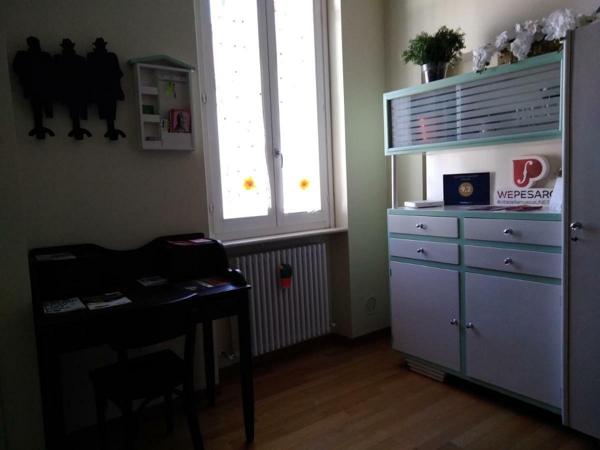 Il Vicolo 48 Bed and Breakfast Πέζαρο Εξωτερικό φωτογραφία